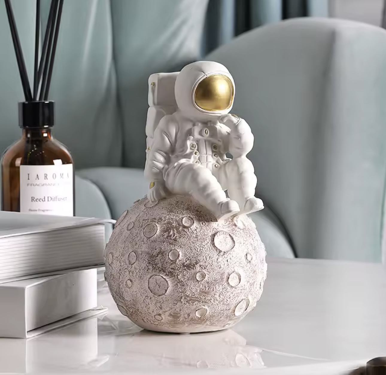 Düşünceli astronot silikon kalıp